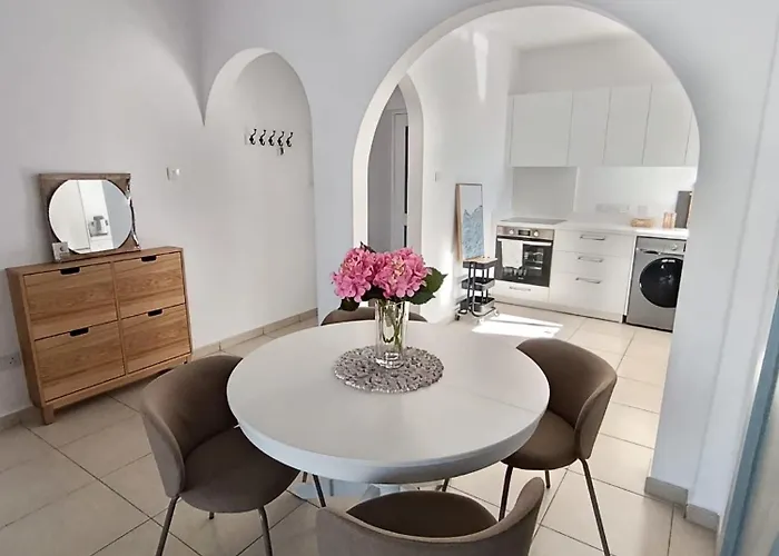 Aphrodite Breeze Gardens Appartement *