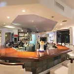 Aphrodite Breeze Gardens דירה